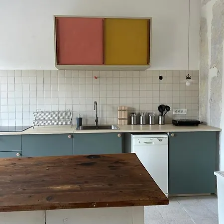 2nd Station אכסניה *