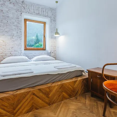 2nd Station * בלד